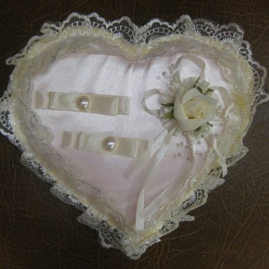 Подушечка для колец Б57652 - Свадебный салон Белое платье